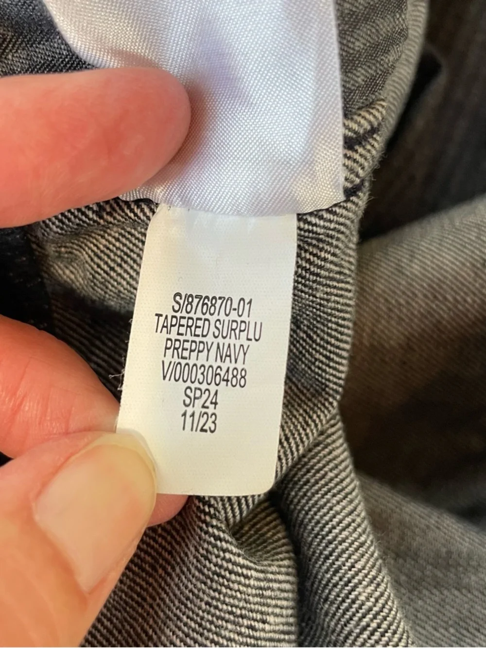 Men’s Banana Republic Tapered Surplus Jeans. 33 x 25
